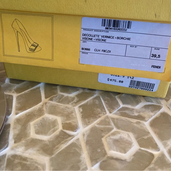 LIKE NEW!  FENDI Décolleté Vernice Borchie Viscone pumps - Picture 4 of 16